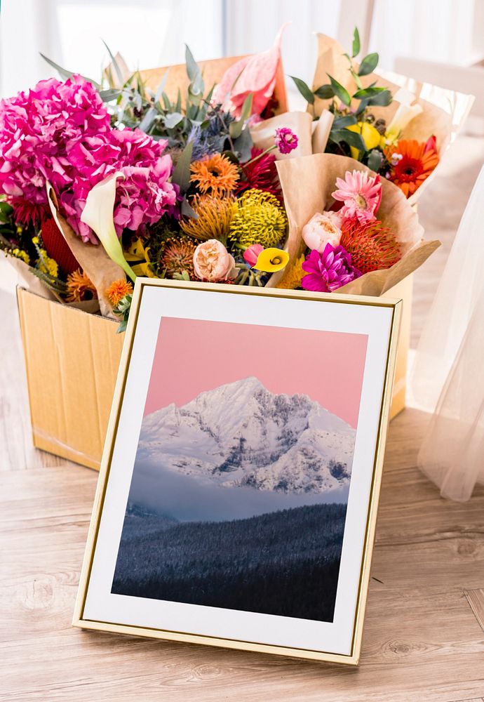 Editable picture frame mockup, flower design