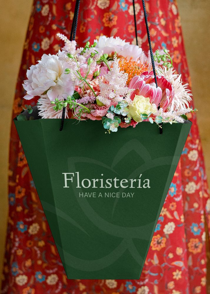 Editable shopping bag mockup, flower shop design