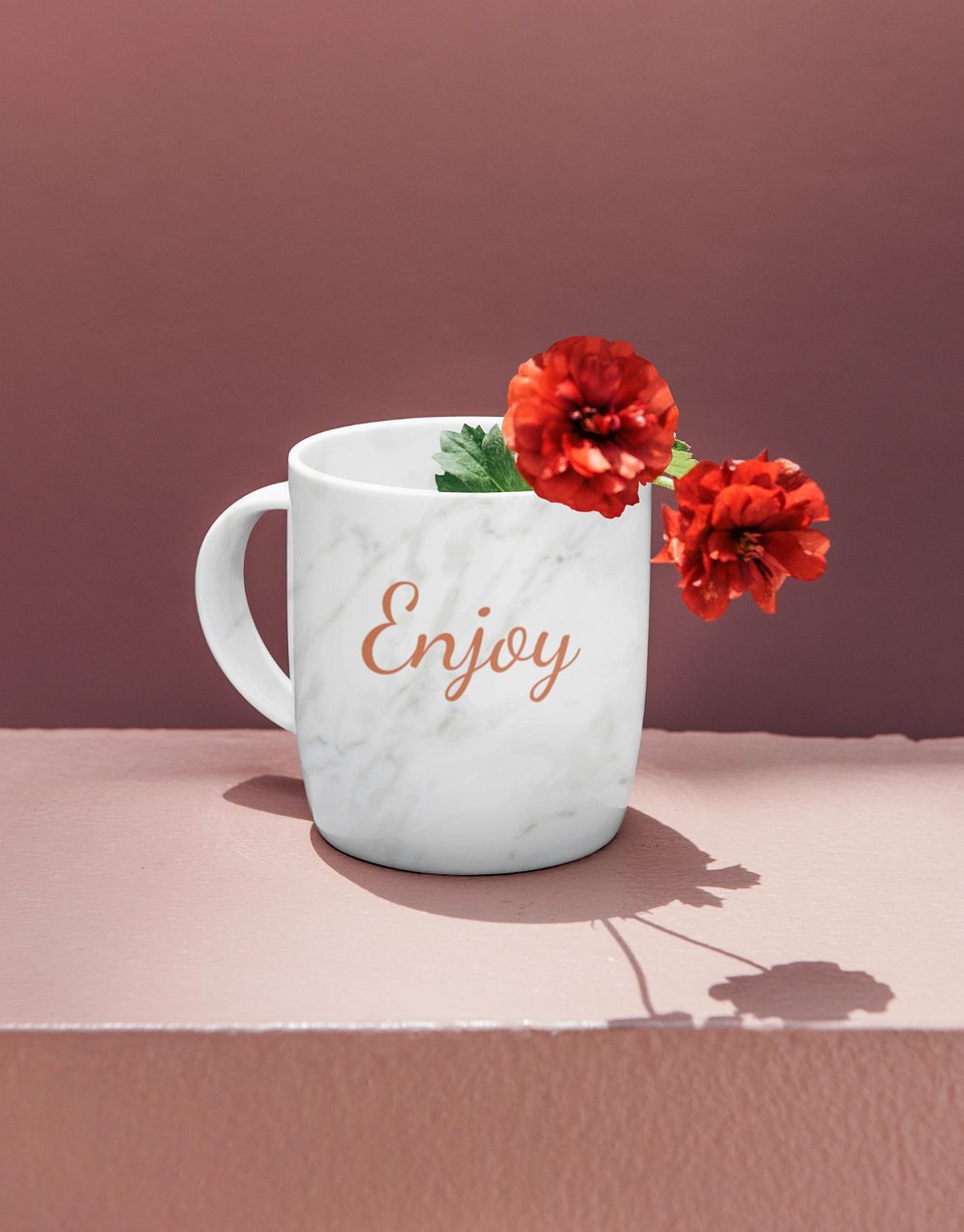 Editable ceramic cup mockup with flowers 