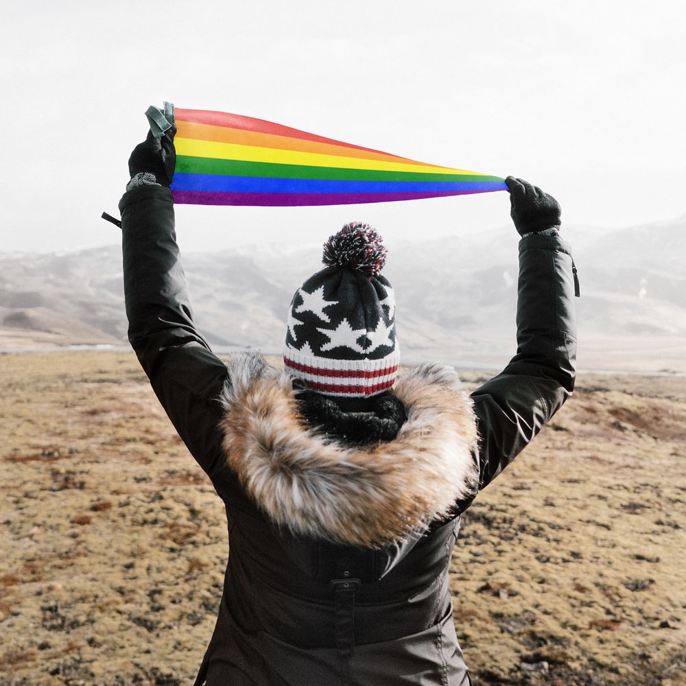 Editable triangle flag mockup psd
