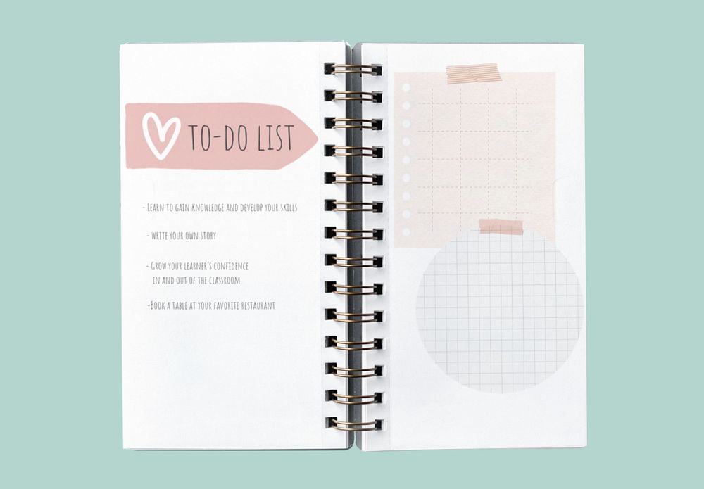 Editable to do list mockup, open notebook design