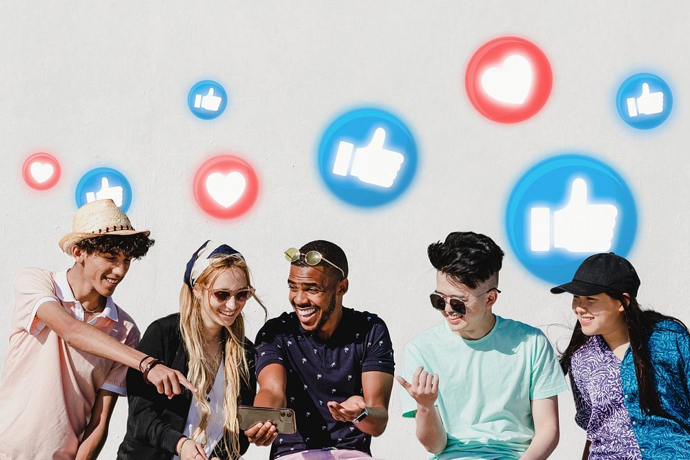 Social media share, teens watching viral content