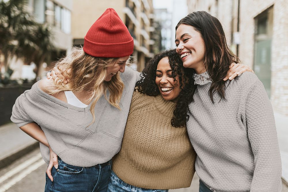 Women's sweater mockup, happy friends hugging psd