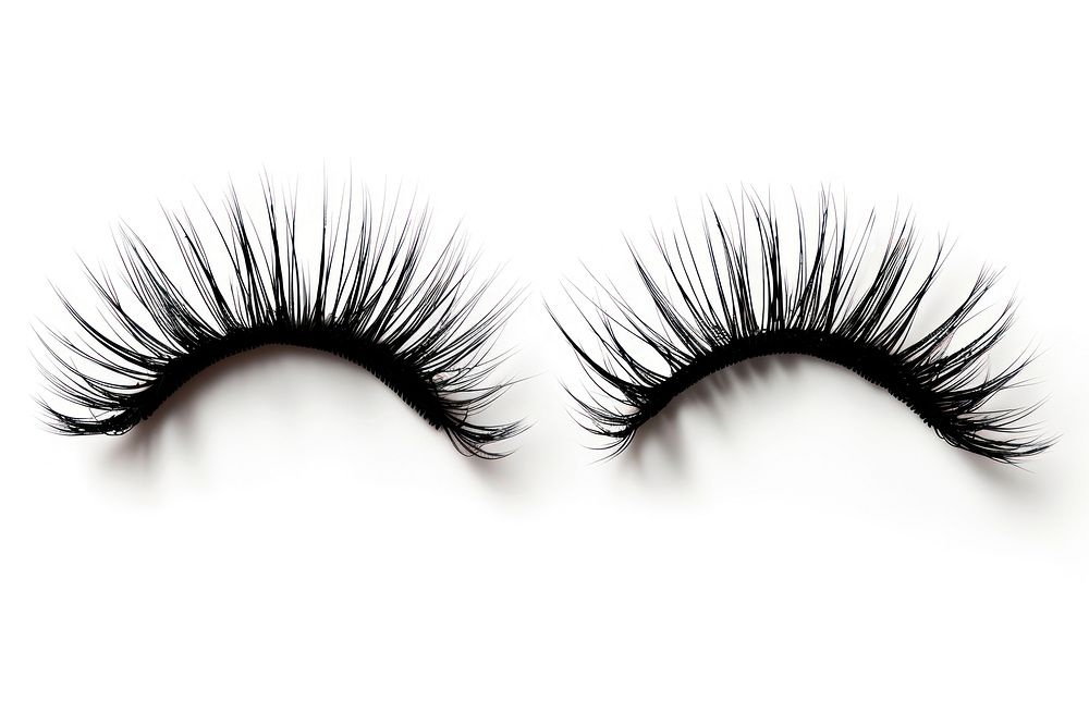 Dramatic black false eyelashes pair