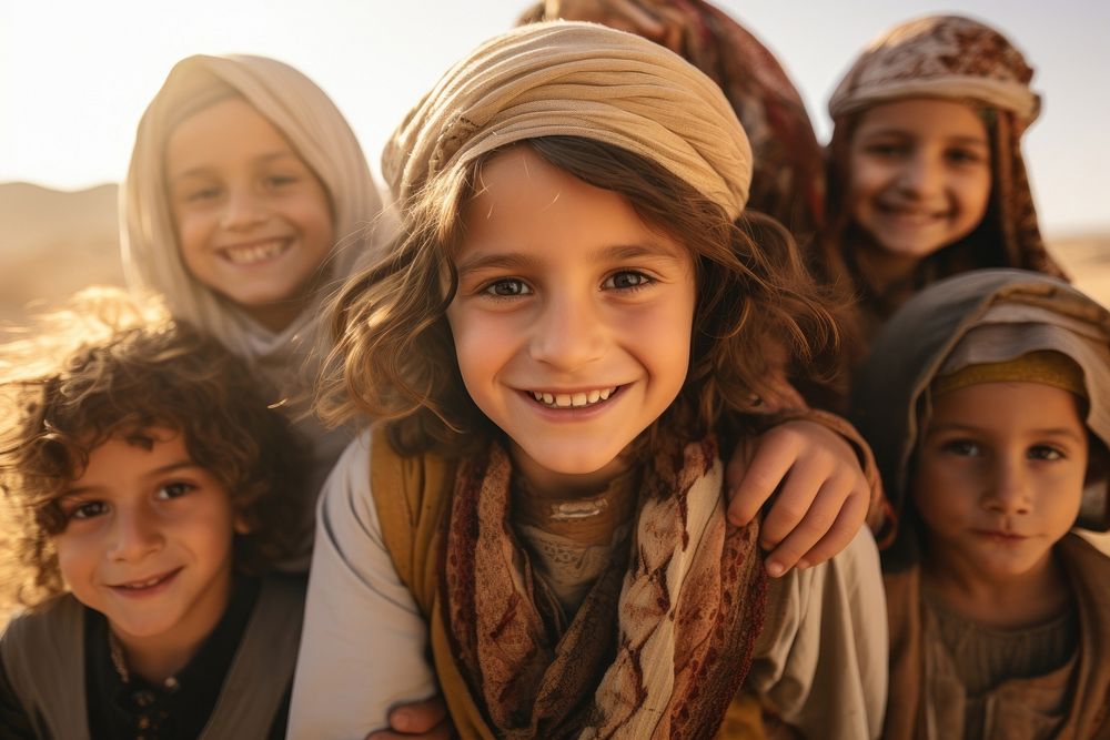 Middle eastern people family child smile.