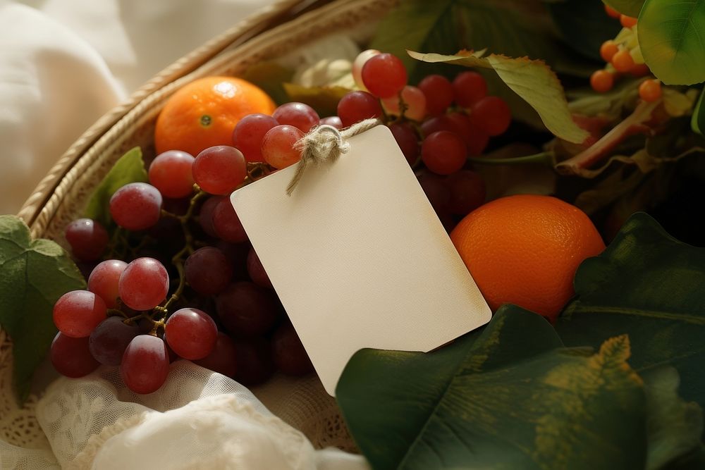 Blank label tag fruit basket grapes.