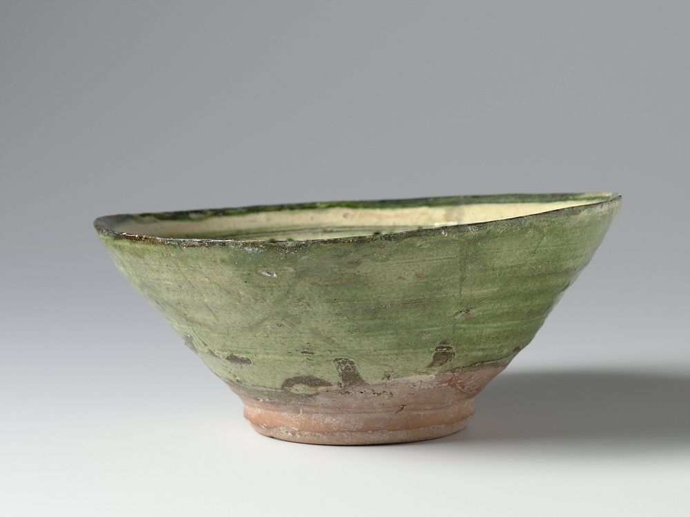 Bowl with scrolls and a panel in reserve (c. 1000 - c. 1199) by anonymous