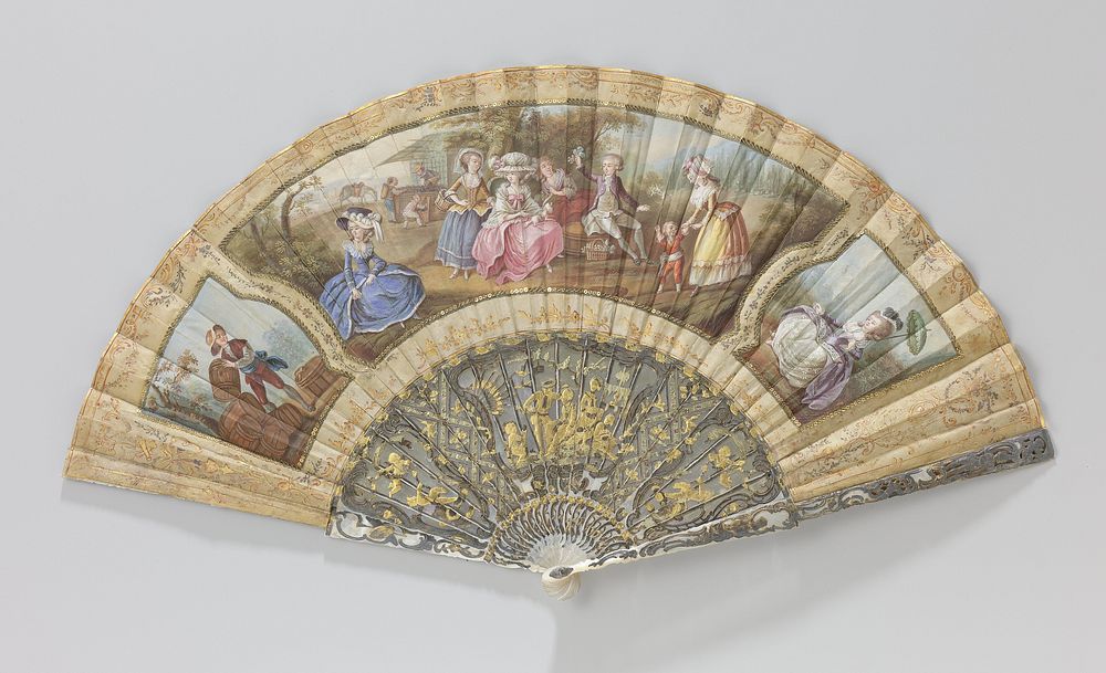 Vouwwaaier met blad van beschilderde zijde en met lovers afgezette, waarop drie cartouches met verschillende scenes…