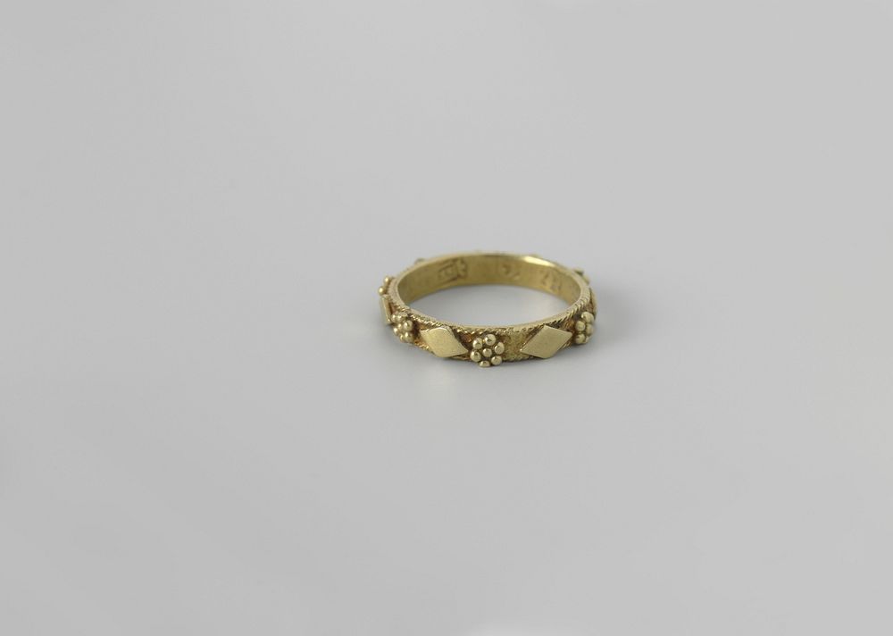 Ring (1736) by anonymous
