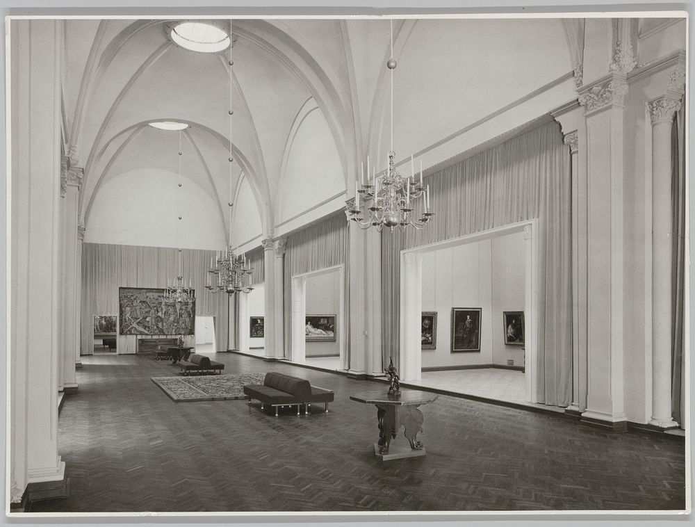 Eregalerij gezien naar het zuidwesten in 1958 (1958) by Rijksmuseum Afdeling Beeld
