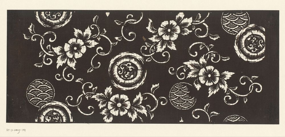 Sjabloon met bloemen en ronde emblemen (1800 - 1909) by anonymous
