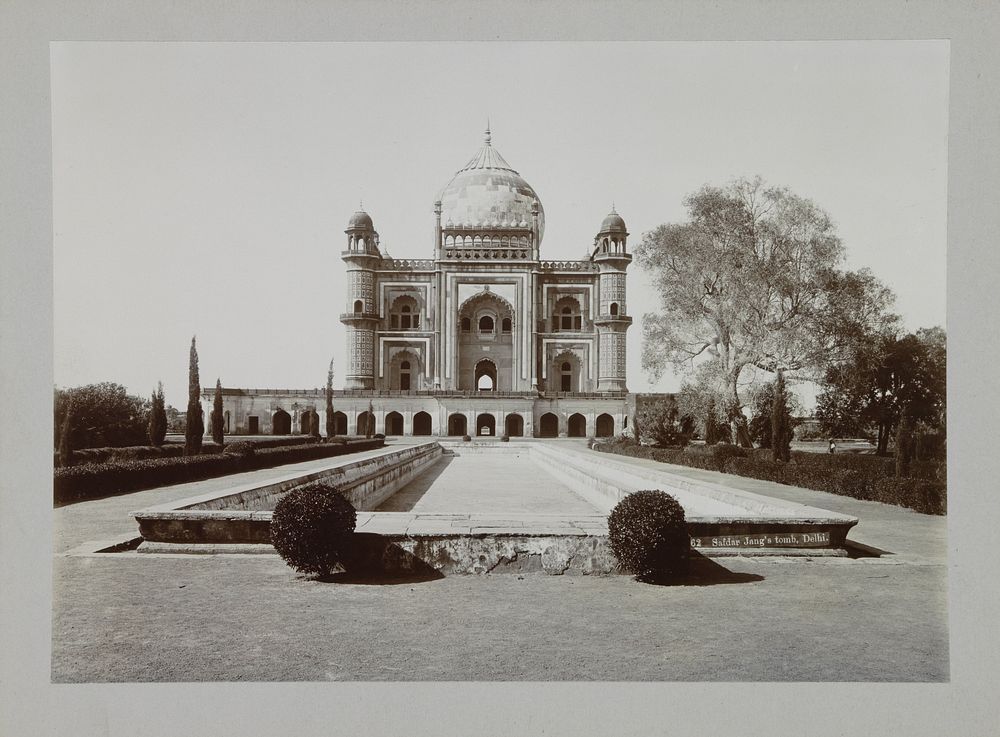 Graftombe van Safdar Jang in Delhi (c. 1895 - c. 1915) by anonymous