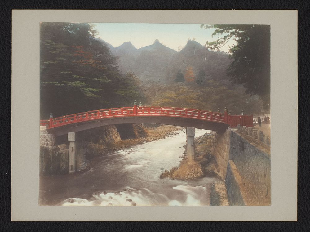 Heilige brug, Japan (c. 1895 - c. 1915) by anonymous
