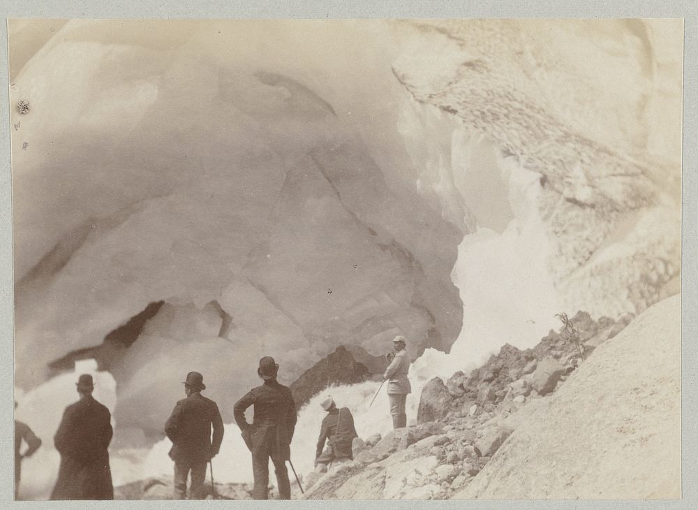 Keizer Wilhelm II en zijn gezelschap bij een gletsjer in Noorwegen (1889) by Paul Güssfeldt and Carl Saltzmann