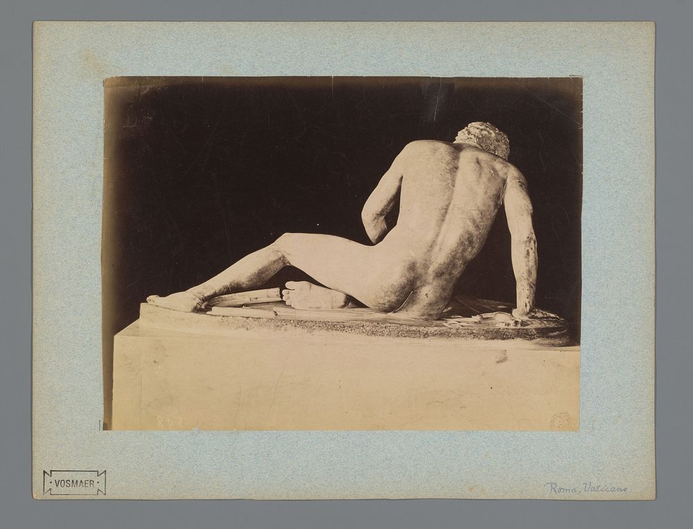 Sculptuur van een liggende figuur (1851 - 1890) by anonymous and anonymous