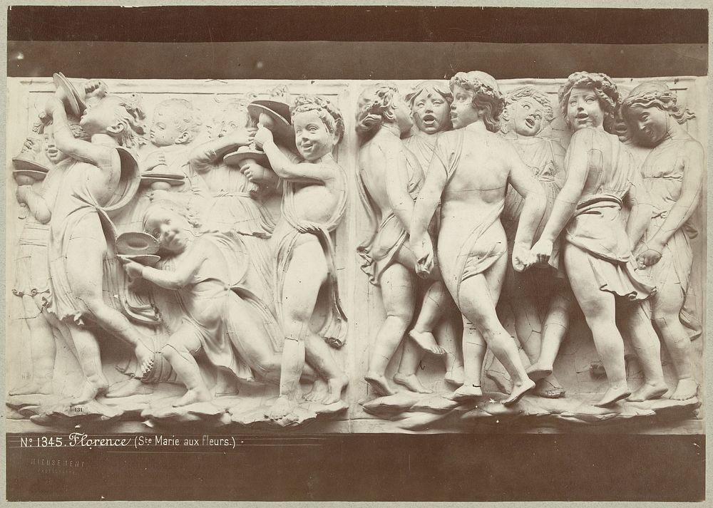 Hoogreliëf uit het koor van de Dom in Florence, met jonge zangers en dansers, door Luca della Robbia (1870 - 1894) by…