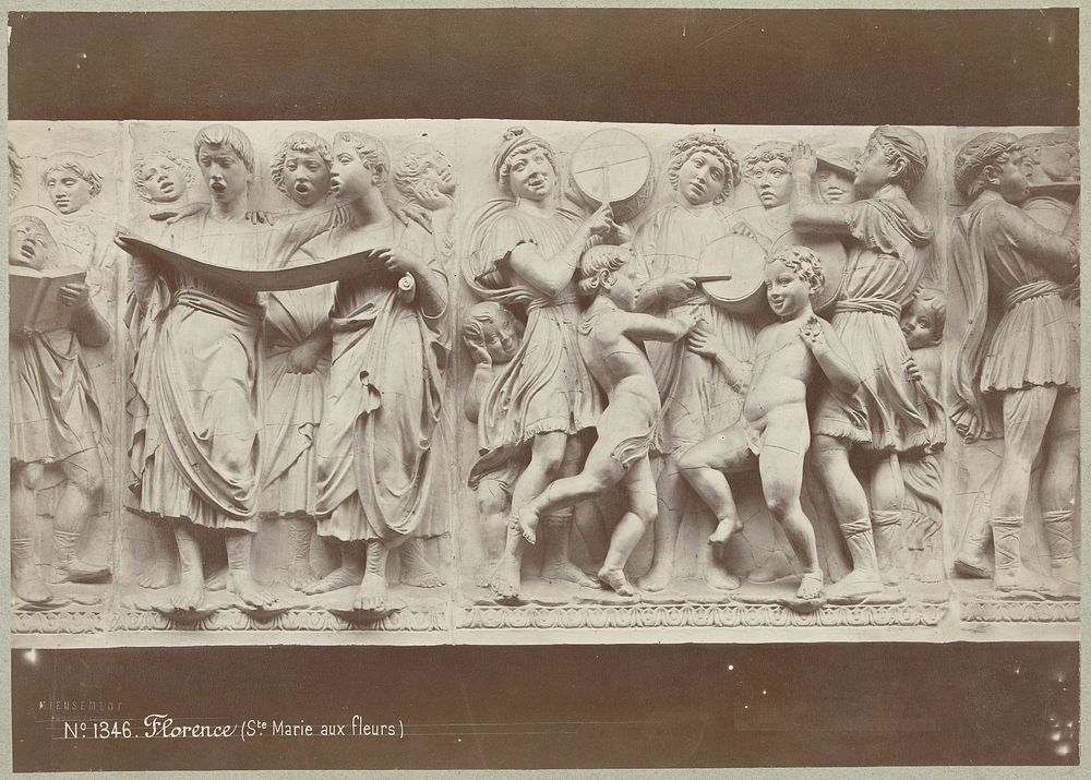 Hoogreliëf uit het koor van de Dom van Florence, met jonge zangers en dansers, door Luca della Robbia (1870 - 1894) by…