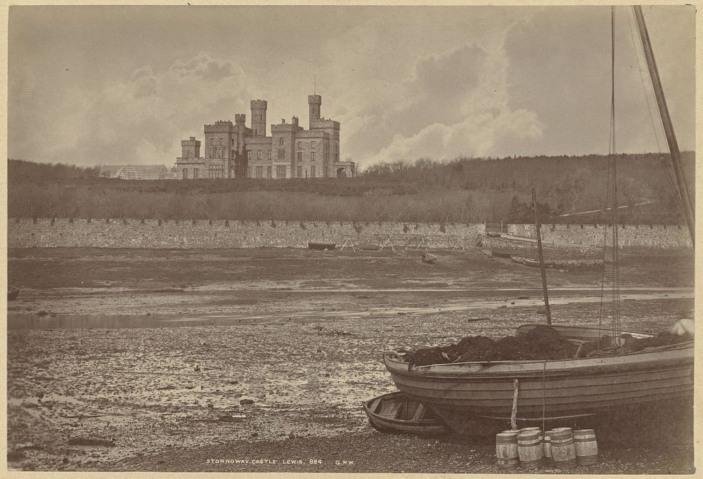 Lews Castle bij Stornoway op Lewis (c. 1860 - c. 1880) by George Washington Wilson