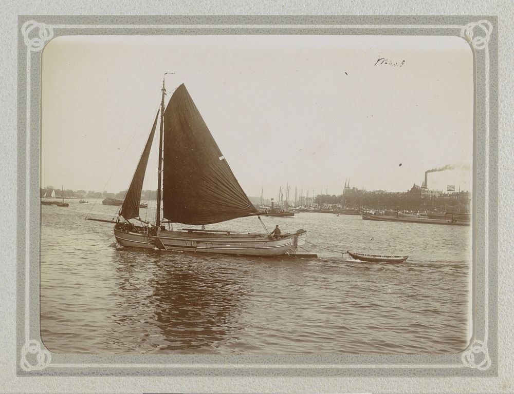 Zeilschip met een sloep op de Maas (c. 1905 - c. 1907) by Folkert Idzes de Jong