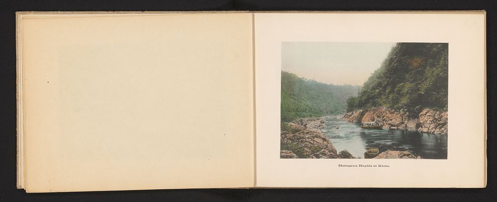 Gezicht op de rivier de Hozu bij Kyoto (c. 1895 - c. 1905) by Kōzaburō Tamamura