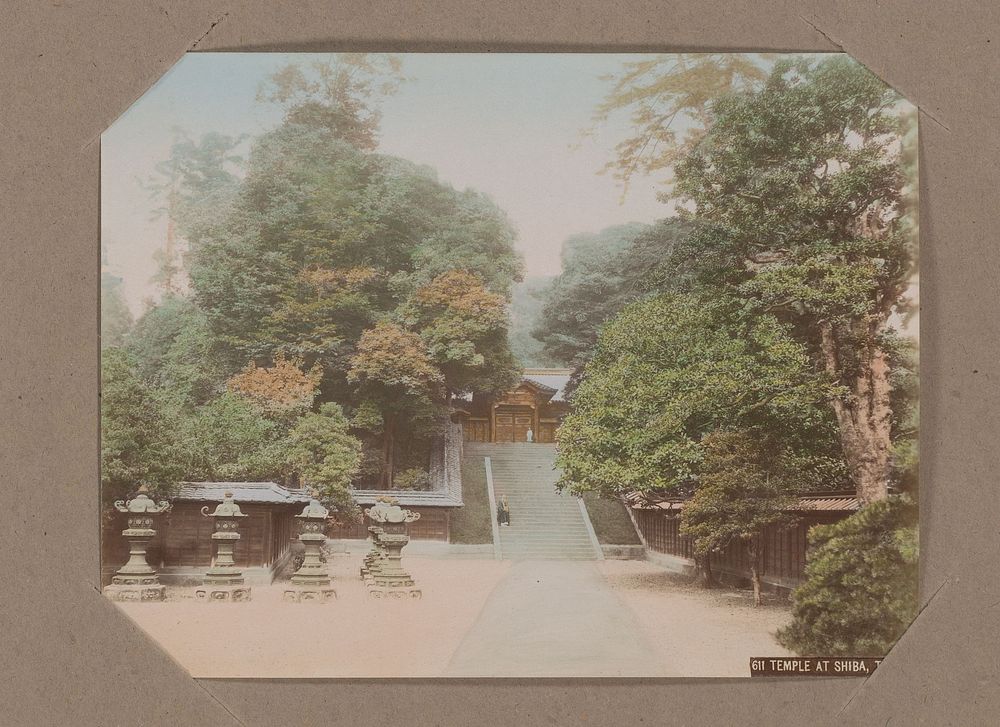 Tempelcomplex in Shiba, Tokyo, Japan (c. 1890 - in or before 1903) by Kusakabe Kimbei
