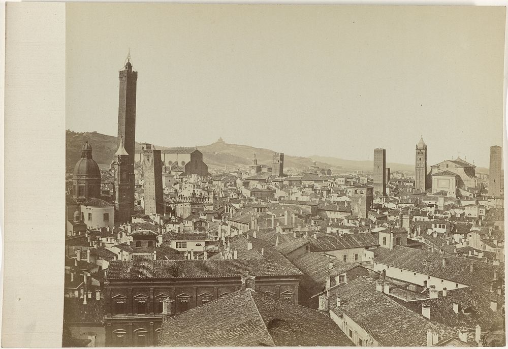 Gezicht in vogelvlucht op Bologna (c. 1870 - c. 1890) by R Peli