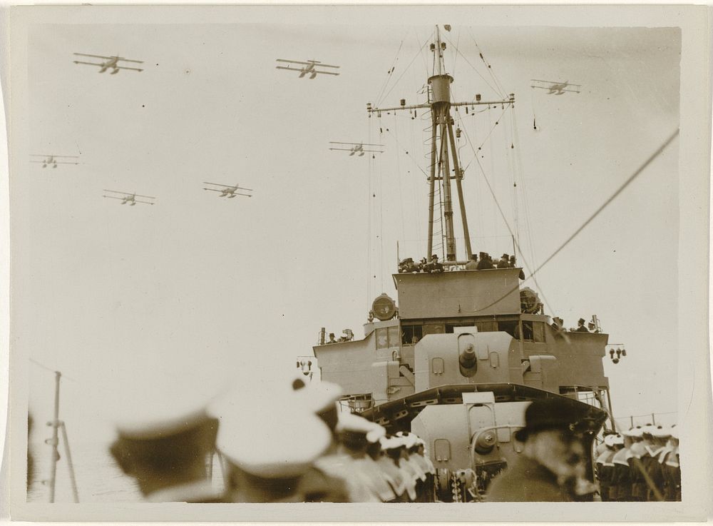 Vlootschouw van de Franse marine (1920 - 1939) by Keystone View Company