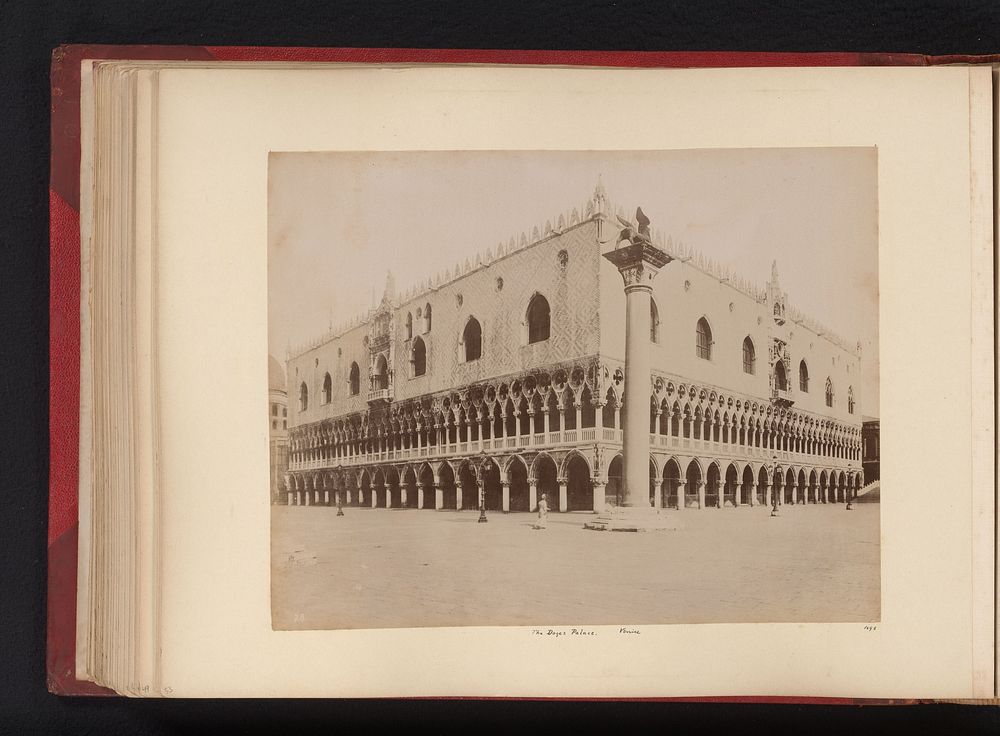 Gezicht op het Dogepaleis te Venetië (1898) by anonymous