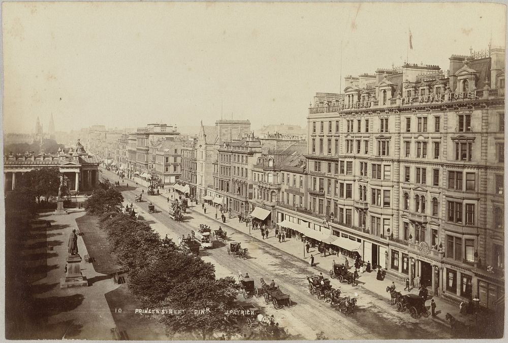 Gezicht op Princes Street in Edinburgh (c. 1880 - c. 1890) by John Patrick