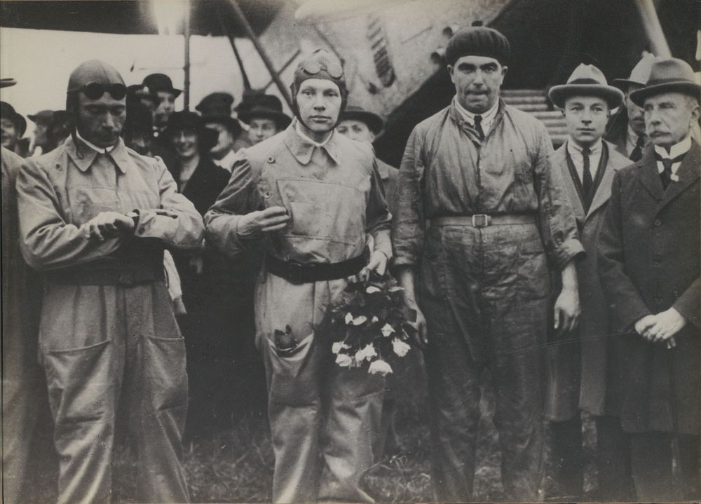 Bemanning eerste vlucht naar Nederlands-Indië (1924) by anonymous