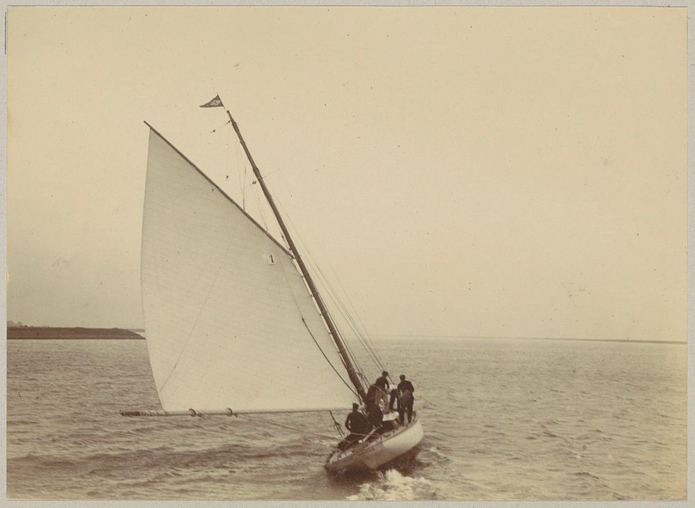 Zeilschip op het water (c. 1900 - c. 1910) by anonymous