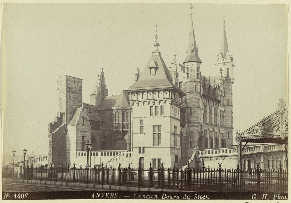 Exterieur van Het Steen in Antwerpen (c. 1870 - c. 1892) by Gustave Hermans