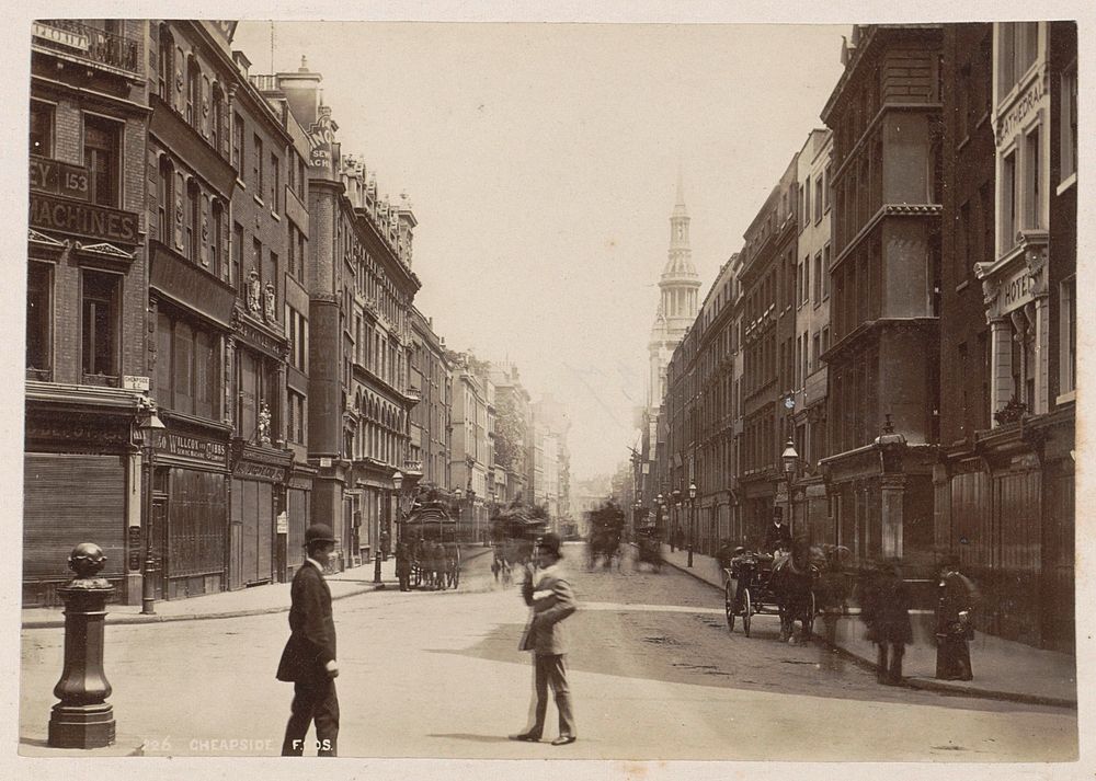 Voorbijgangers en paardenkoetsen in Cheapside in Londen, op de achtergrond de kerk St Mary-le-Bow (1878 - 1890) by Francis…