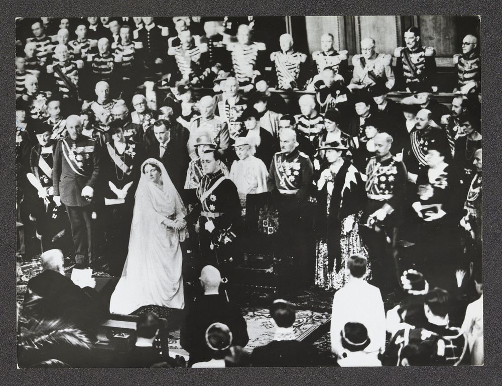 Huwelijksvoltrekking tussen koning Juliana en prins Bernhard in Den Haag (c. 1937) by anonymous