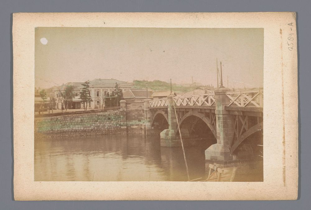 Brug over een rivier in Japan (1860 - 1900) by anonymous