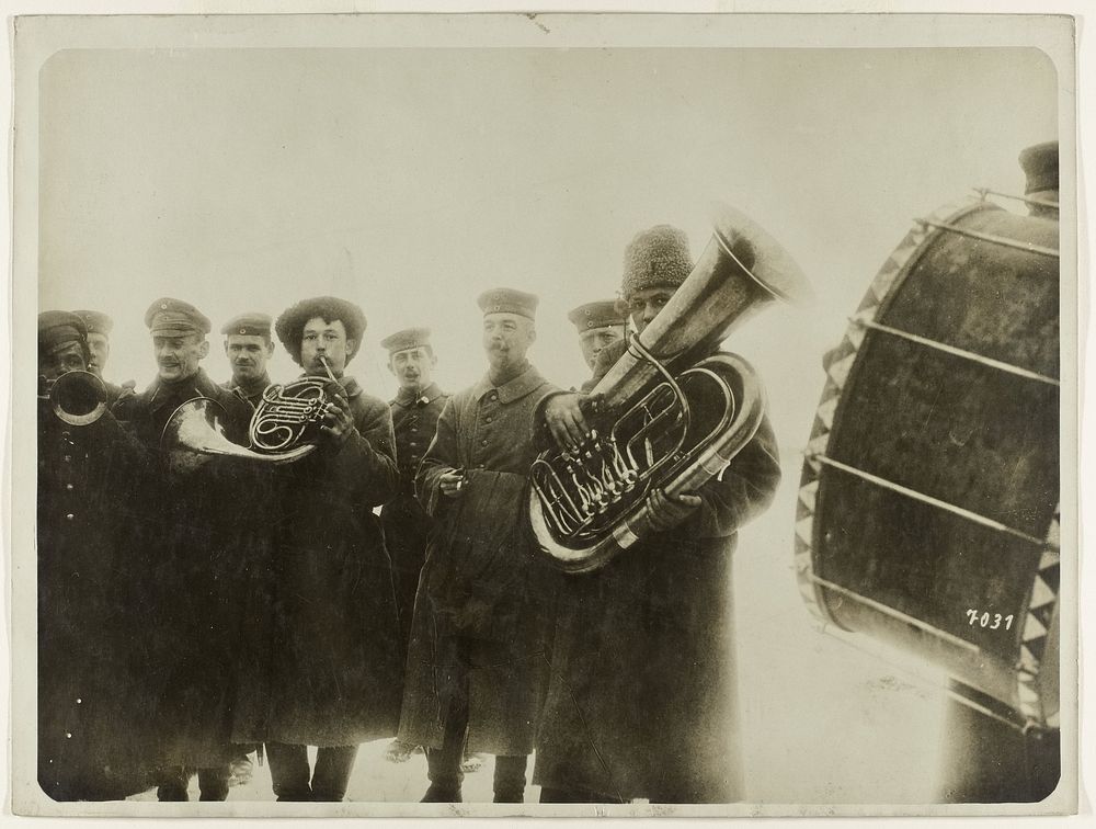 Muziekkorps van Duitse militairen (1914 - 1918) by anonymous