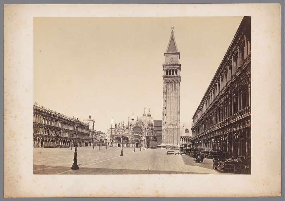 Gezicht op het San Marcoplein, de San Marco, het Dogepaleis en de campanile te Venetië, Italië (c. 1850 - c. 1920) by Carlo…