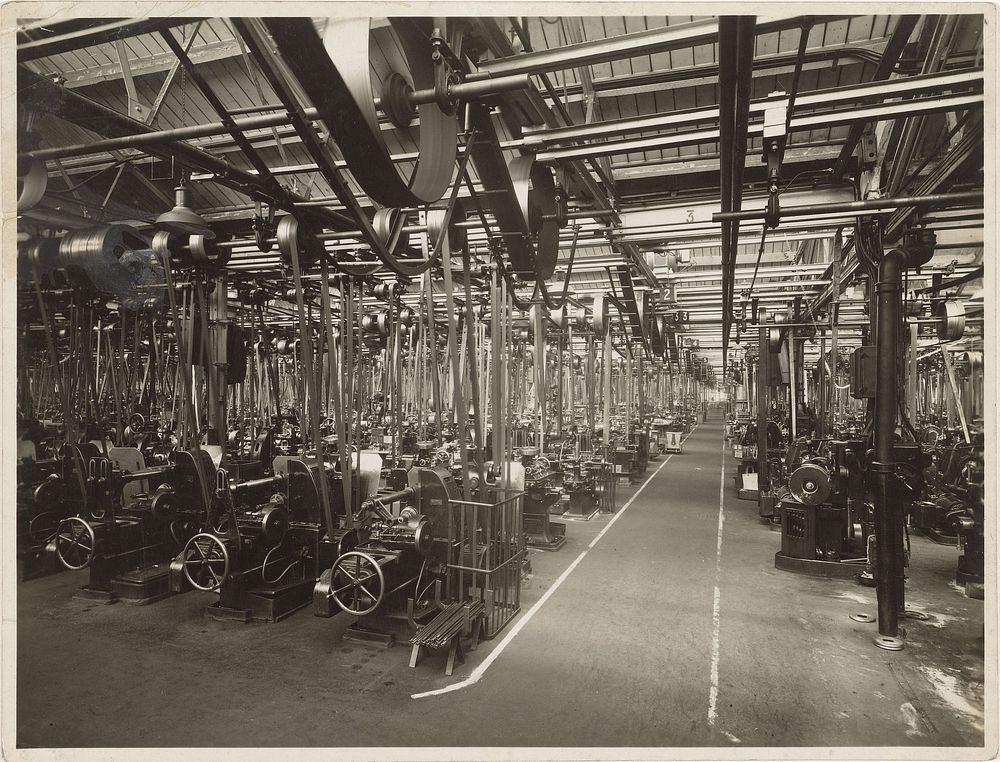 Machines van de Wolseley Motor Company in de Ward End Works, de fabriek in Birmingham (1932) by F R Logan