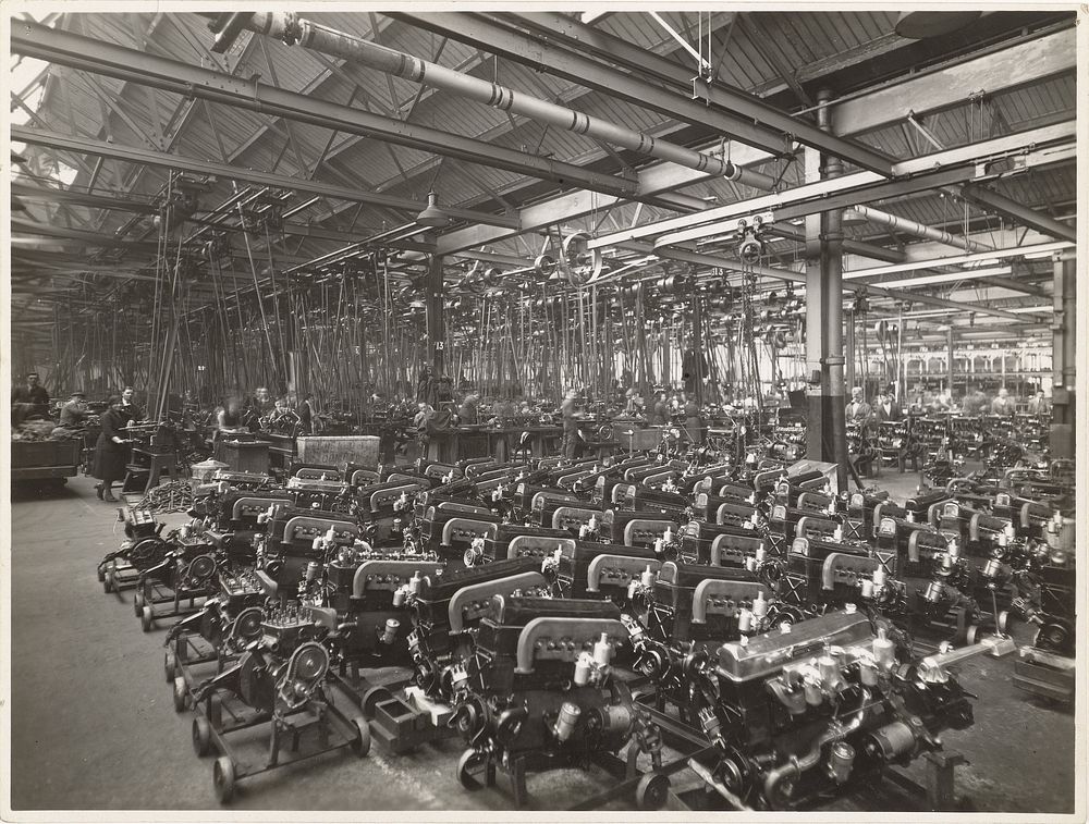 Automotoren van de Wolseley Motor Company in de Ward End Works, de fabriek in Birmingham (1932) by F R Logan
