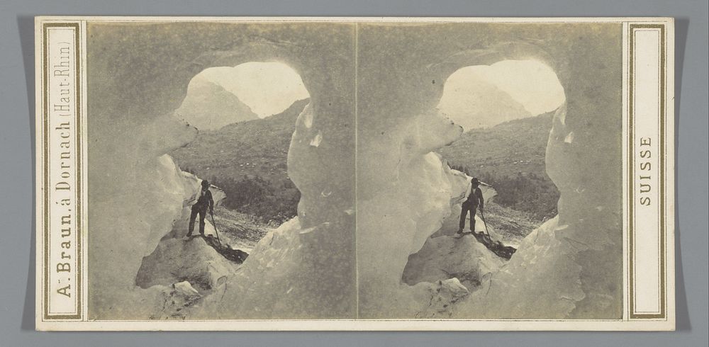 Man bij de ingang van een grot in de Obere Grindelwaldgletsjer in de Berner Alpen, Zwitserland (1860 - 1866) by anonymous…