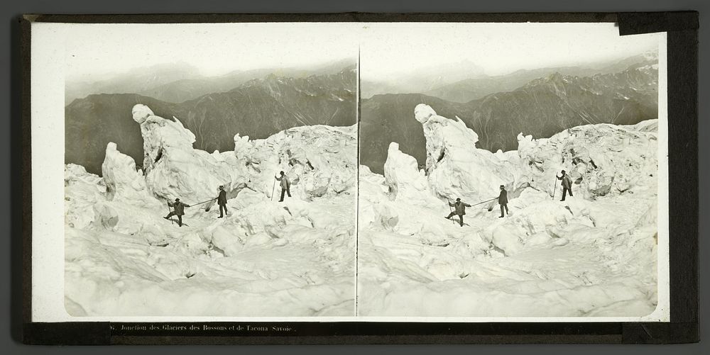 Drie bergbeklimmers op de Glaciers des Bossons, Frankrijk (1856 - 1890) by L  and F