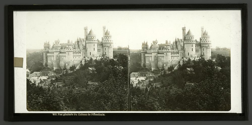 Gezicht op het Kasteel van Pierrefonds, Frankrijk (1860 - 1870) by Ferrier Père Fils et Soulier, Claude Marie Ferrier…