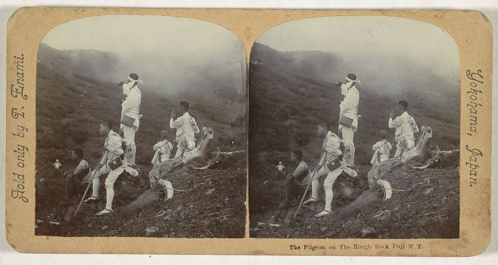 Pelgrims op de berg Fuji, Japan (1900 - 1907) by T Enami and T Enami