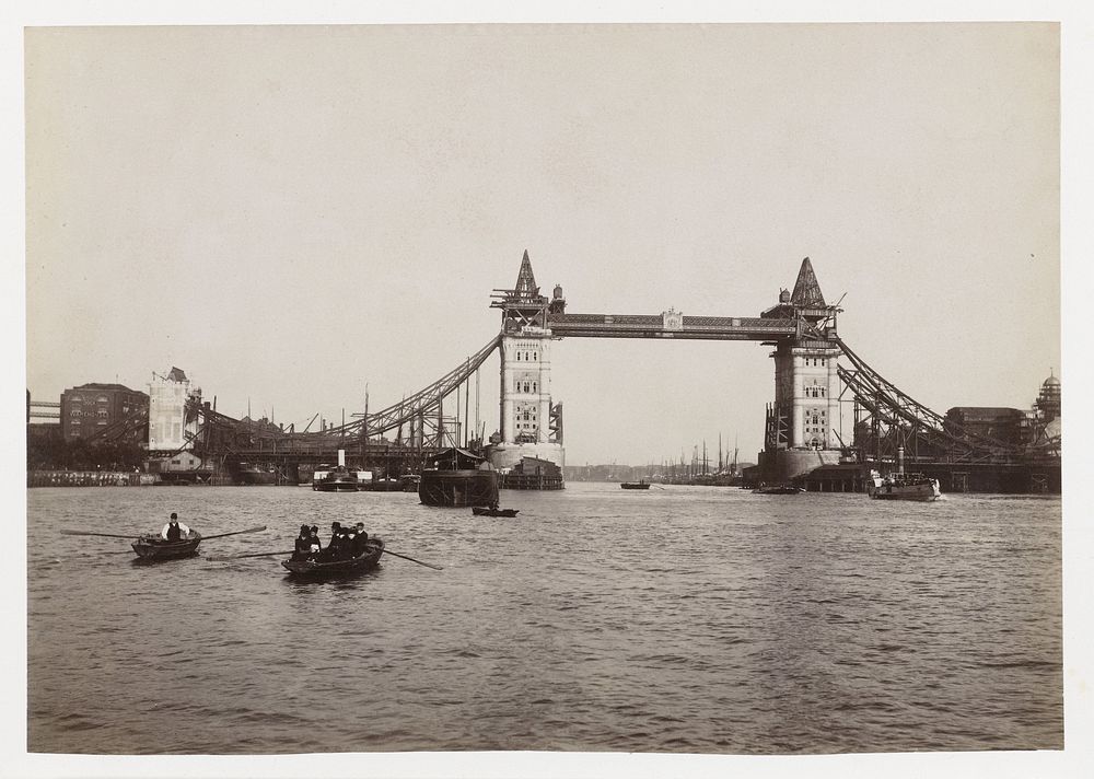 Tower Bridge in aanbouw in Londen (c. 1893 - 1894) by anonymous