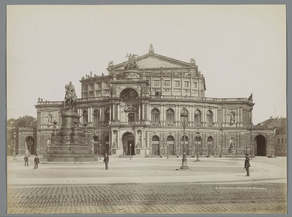 Semperoper in Dresden (1907) by Rudolph Tamme