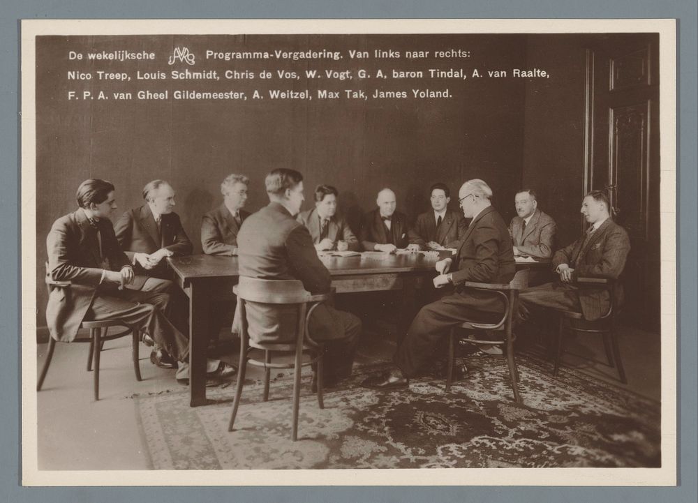 Wekelijkse programma-vergadering A.V.R.O. (1928 - 1945) by anonymous