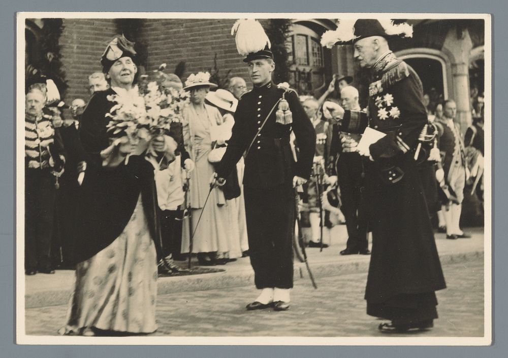 40- jarig regeeringsjubileum van H.M. de koningin, Amsterdam, 5 September 1938, aankomst aan het Haarlemmermeerstation…