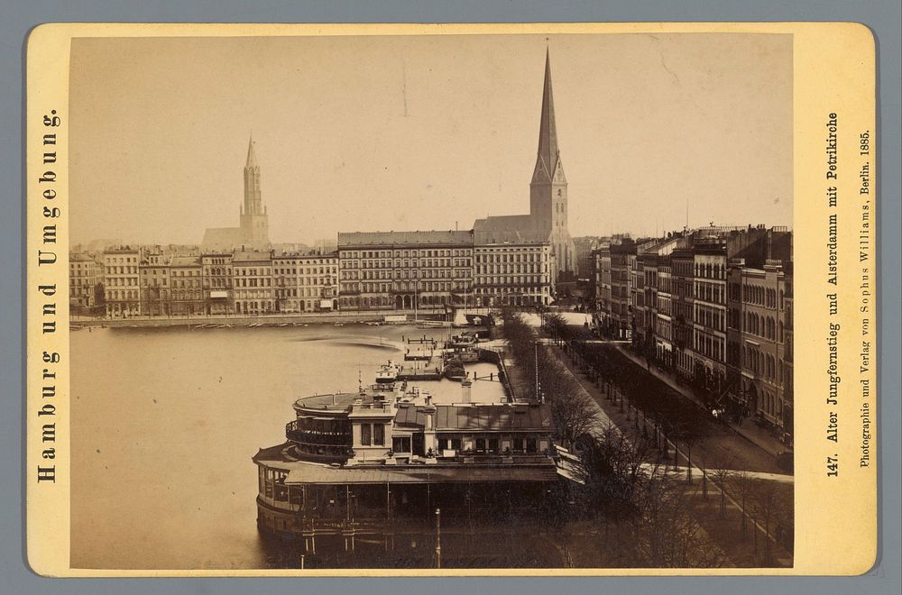 Gezicht op de Jungfernstieg en Alsterdamm in Hamburg met de Sint Petri-kerk (1885) by Sophus Williams and Sophus Williams