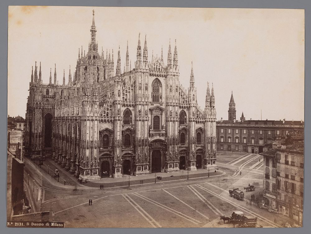 Gezicht op de noordwestzijde van de kathedraal van Milaan (1851 - 1900) by anonymous