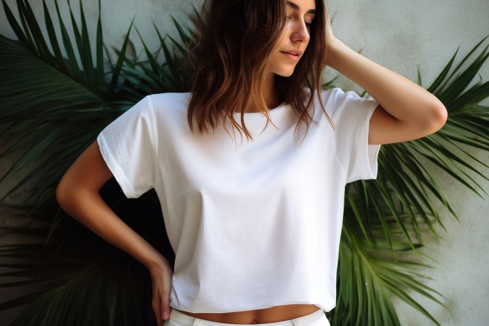 T-shirt blouse sleeve white.